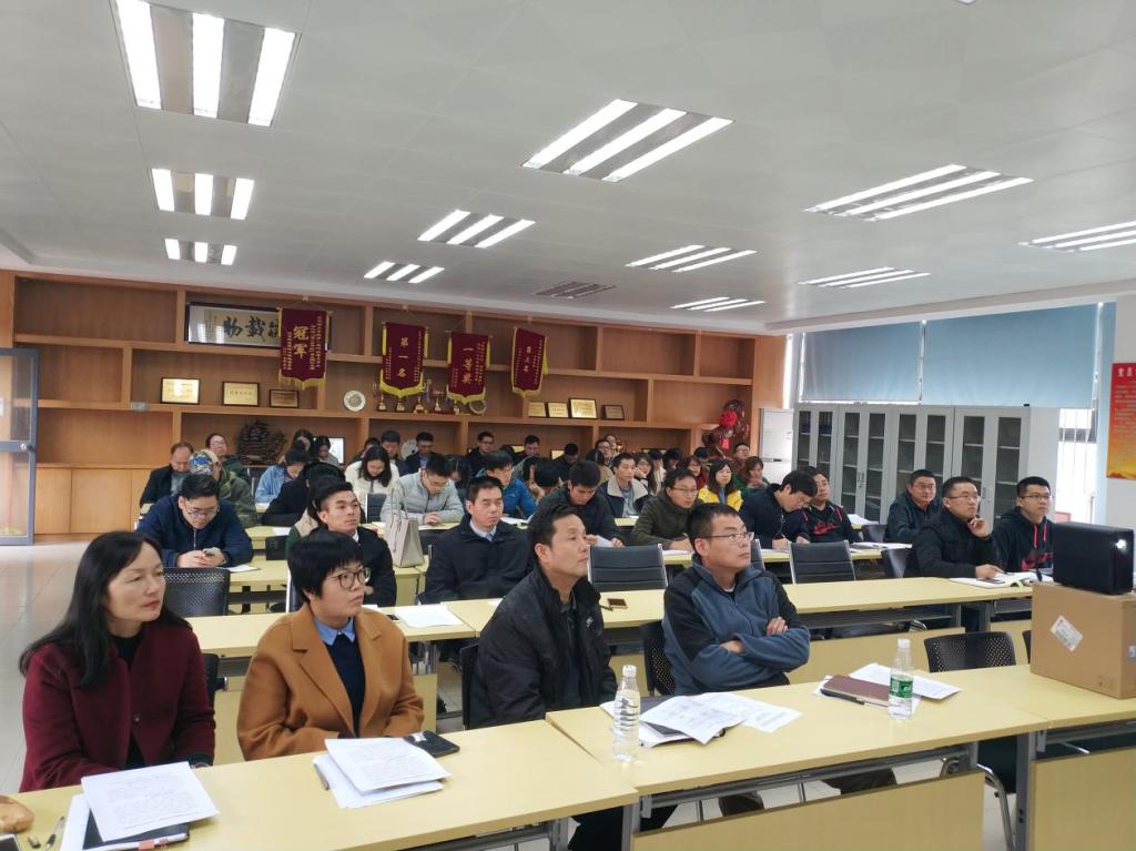 ​365英国上市公司官网教工党支部召开2018年度专题组织生活会和党员民主测评3.png