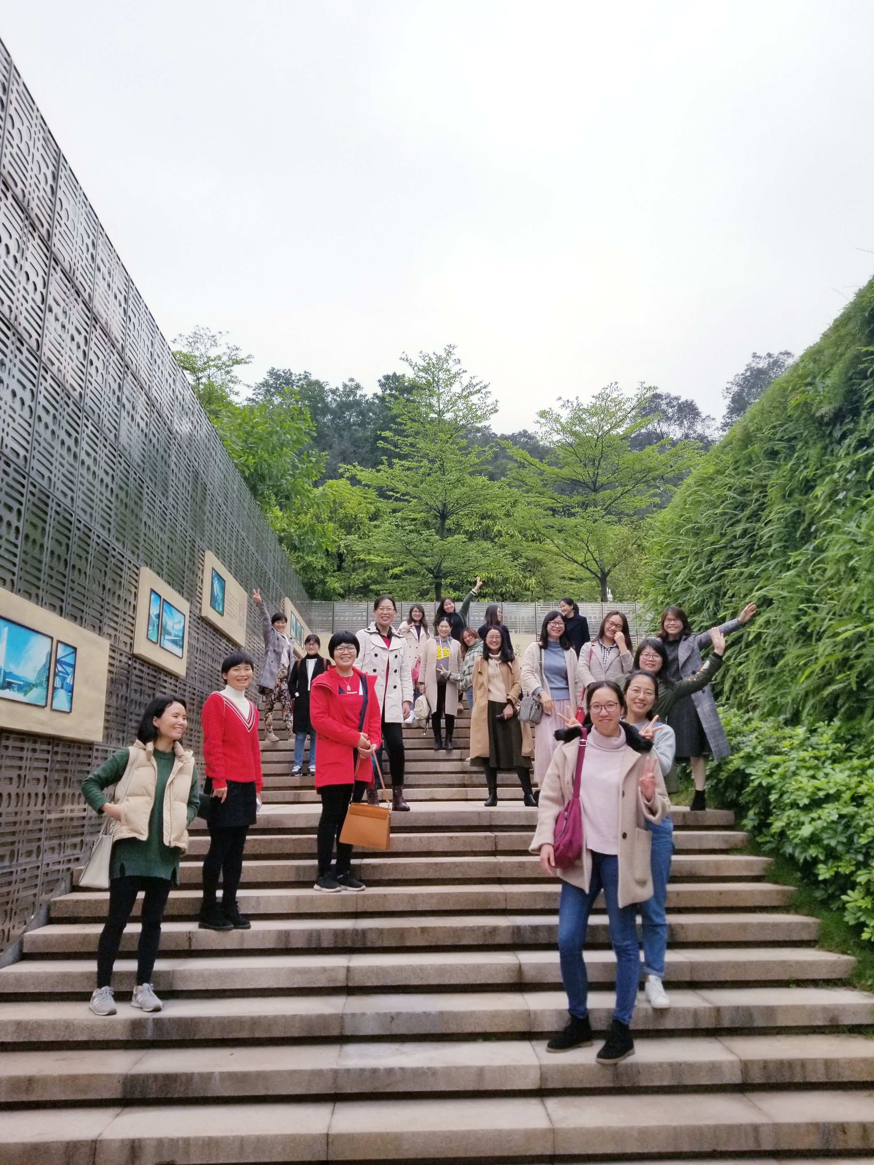 365英国上市公司官网女教工欢庆国际妇女节4.jpg