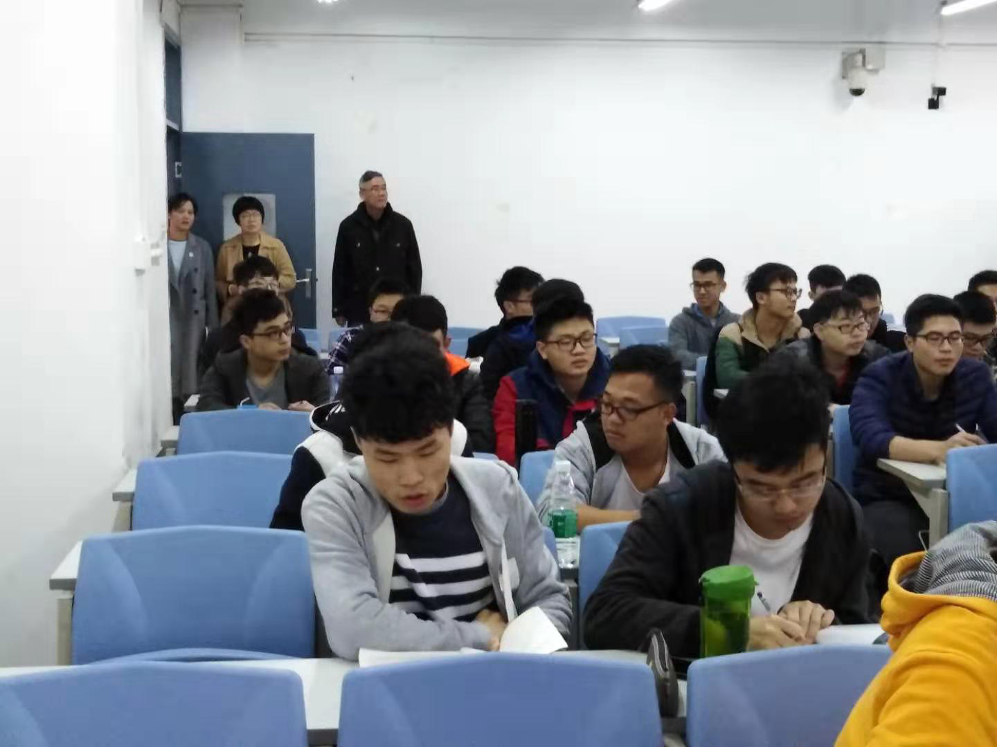 公司领导巡堂督导新学期开学第一课1.png