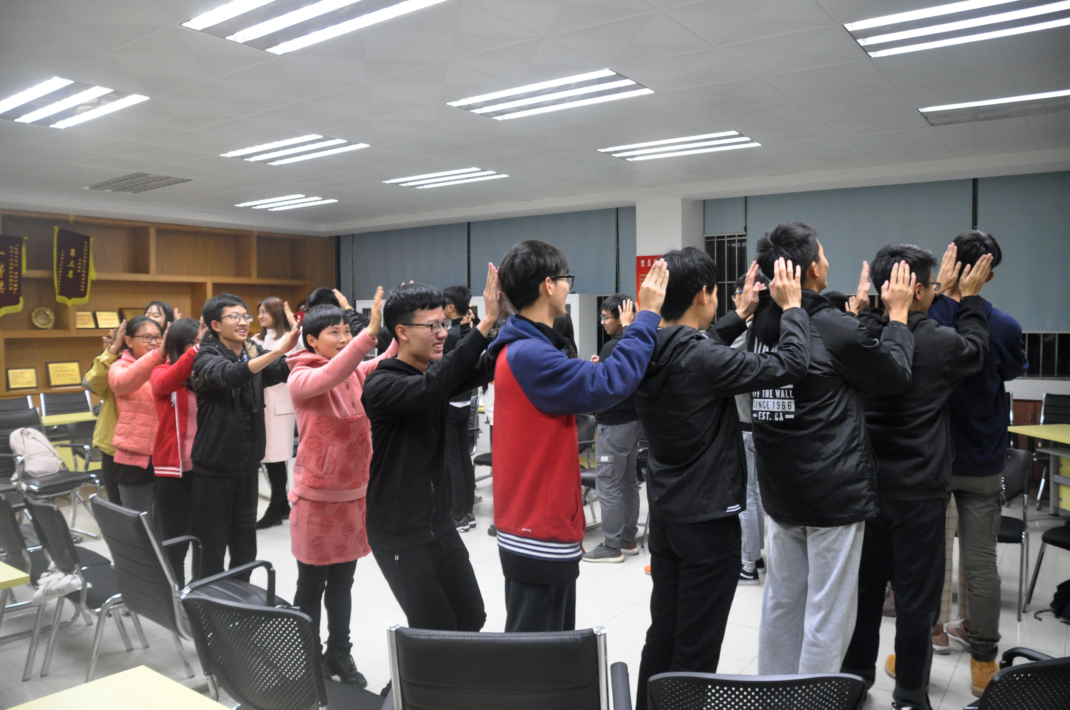 365英国上市公司官网举行第八期心角落活动2.png