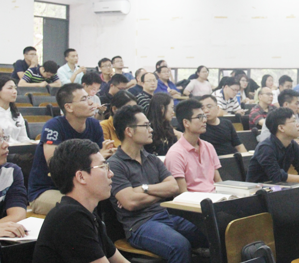 ​365英国上市公司官网分工会举行工作部署会议2.jpg