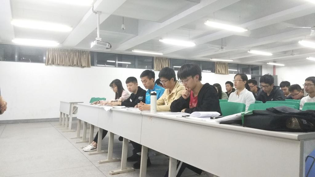 ​365英国上市公司官网员工党支部顺利召开预备党员转正答辩大会2.jpg