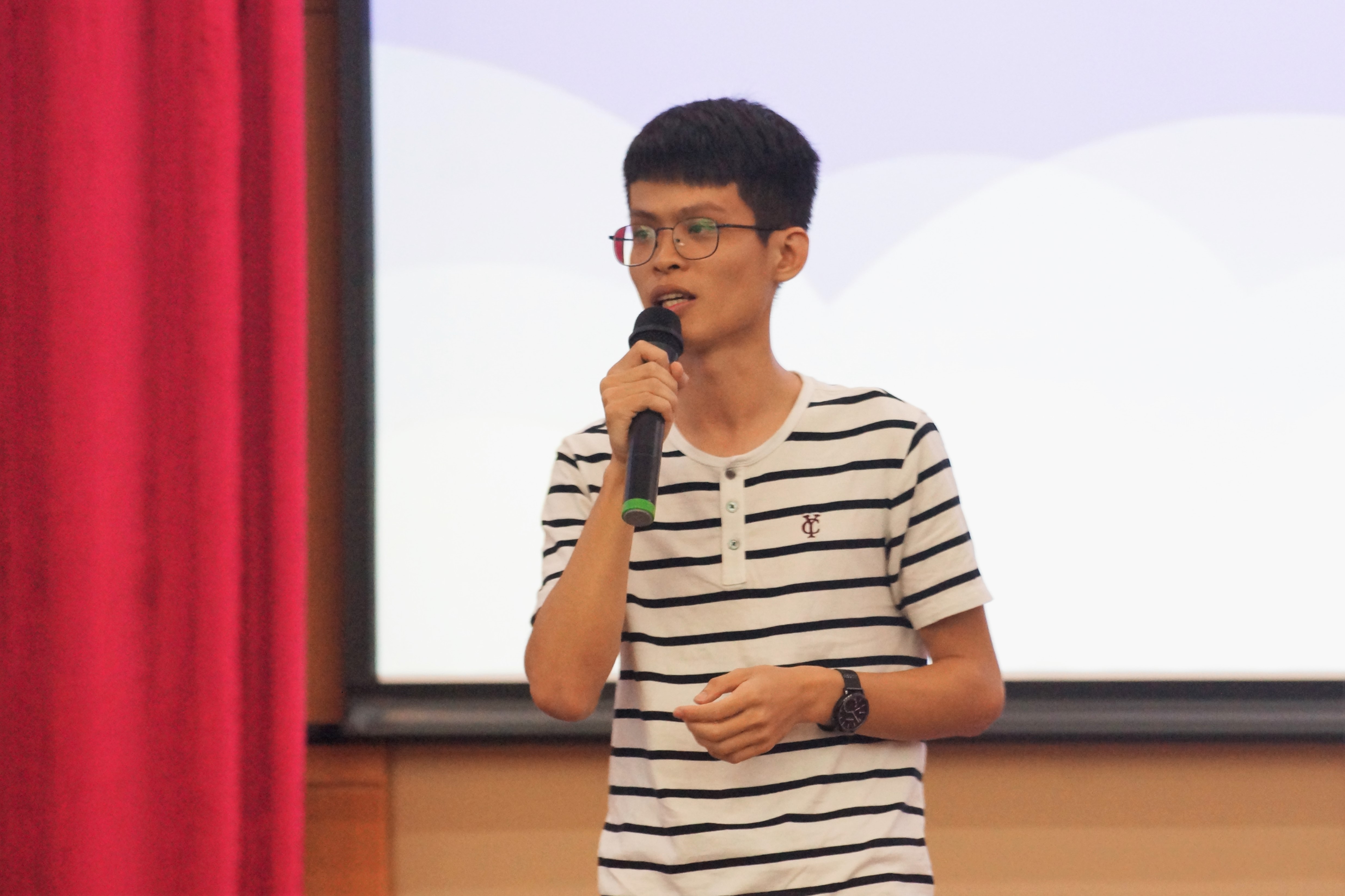 ​365英国上市公司官网举办学长-学习经验-生活技巧-分享会3.jpg